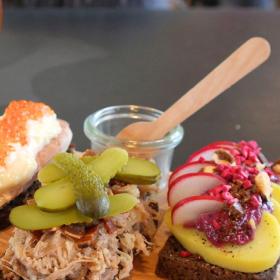 Smørrebrød og øl fra SEJD Café & Boutique